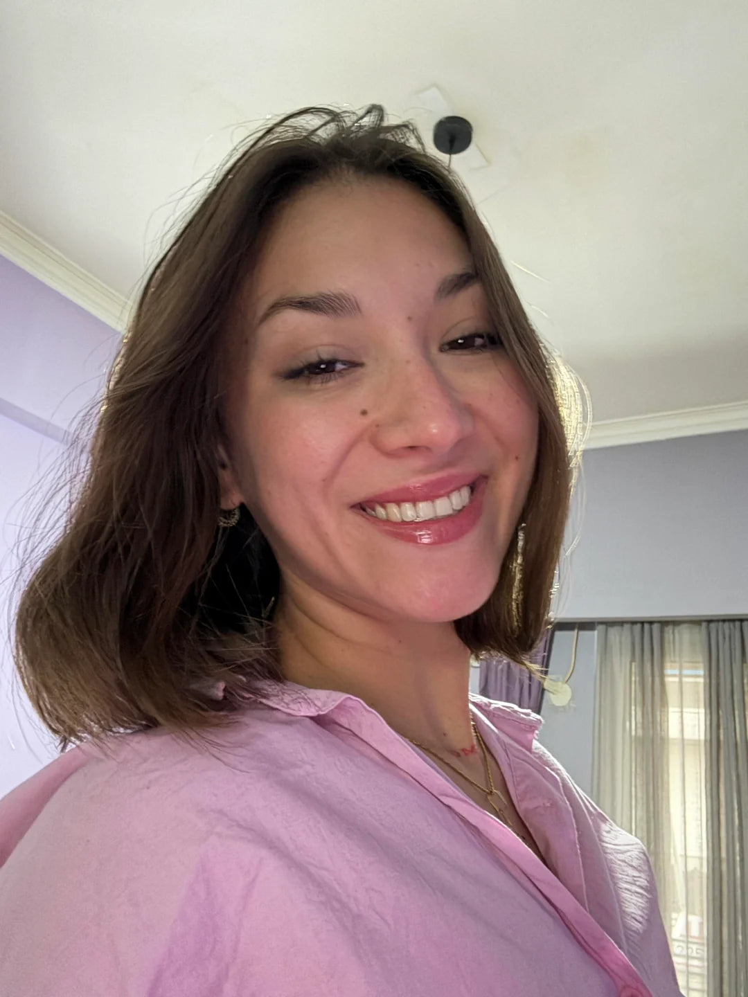 files/sunday-home-selfies-24f-v0-f5acv2z3h4pe1.webp